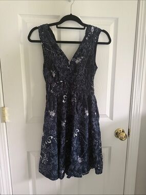Time and Tru Navy Floral V-Neck Midi Dress